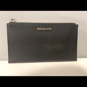 NWT Michael Kors Jet Set Large Leather Clutch